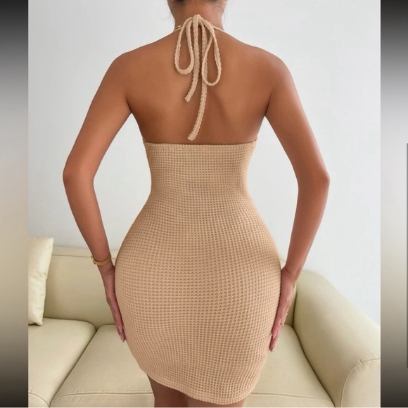 Cut out draped tie backless halter bodycon dress - Picture 3 of 5
